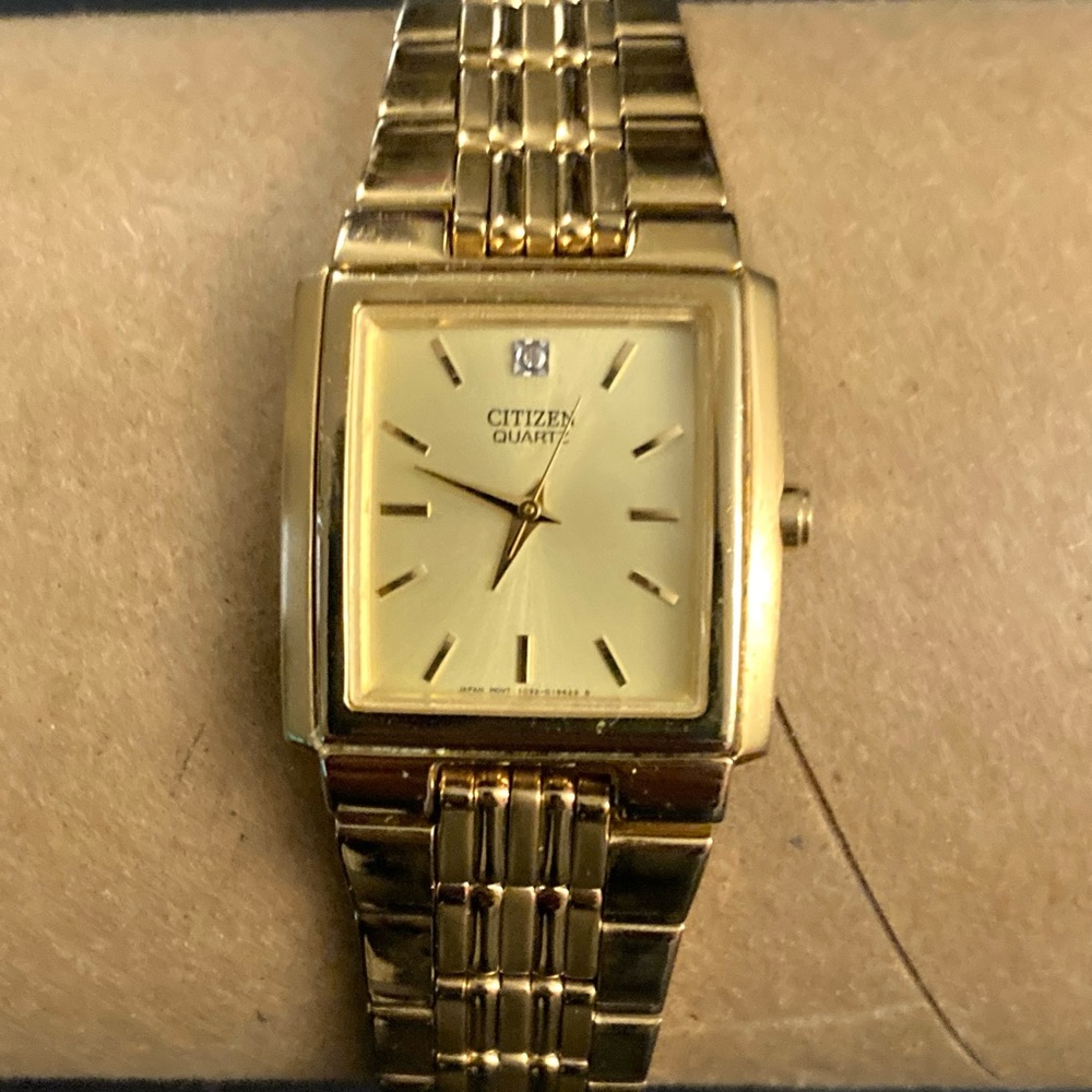 Citizen Quartz Vintage Gold Tone Watch Rectangle Dial w/ diamond at 12 o'clock! - Picture 3 of 13